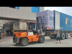 สายการผลิตผ้าอ้อมเด็กถูกส่งออก พนักงานทุกคนทํางานจนมืด